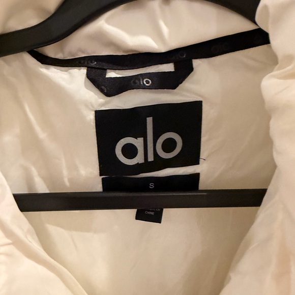 ALO Yoga White Jacket with Black Accents - Picture 2 of 2